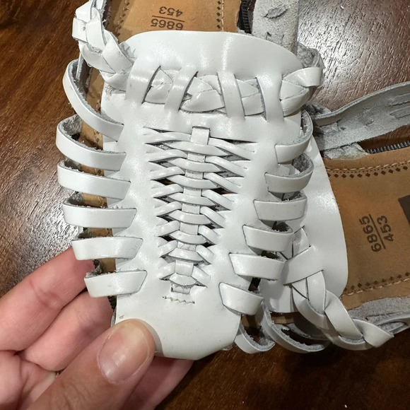 White leather huarache sandals - Picture 6 of 9